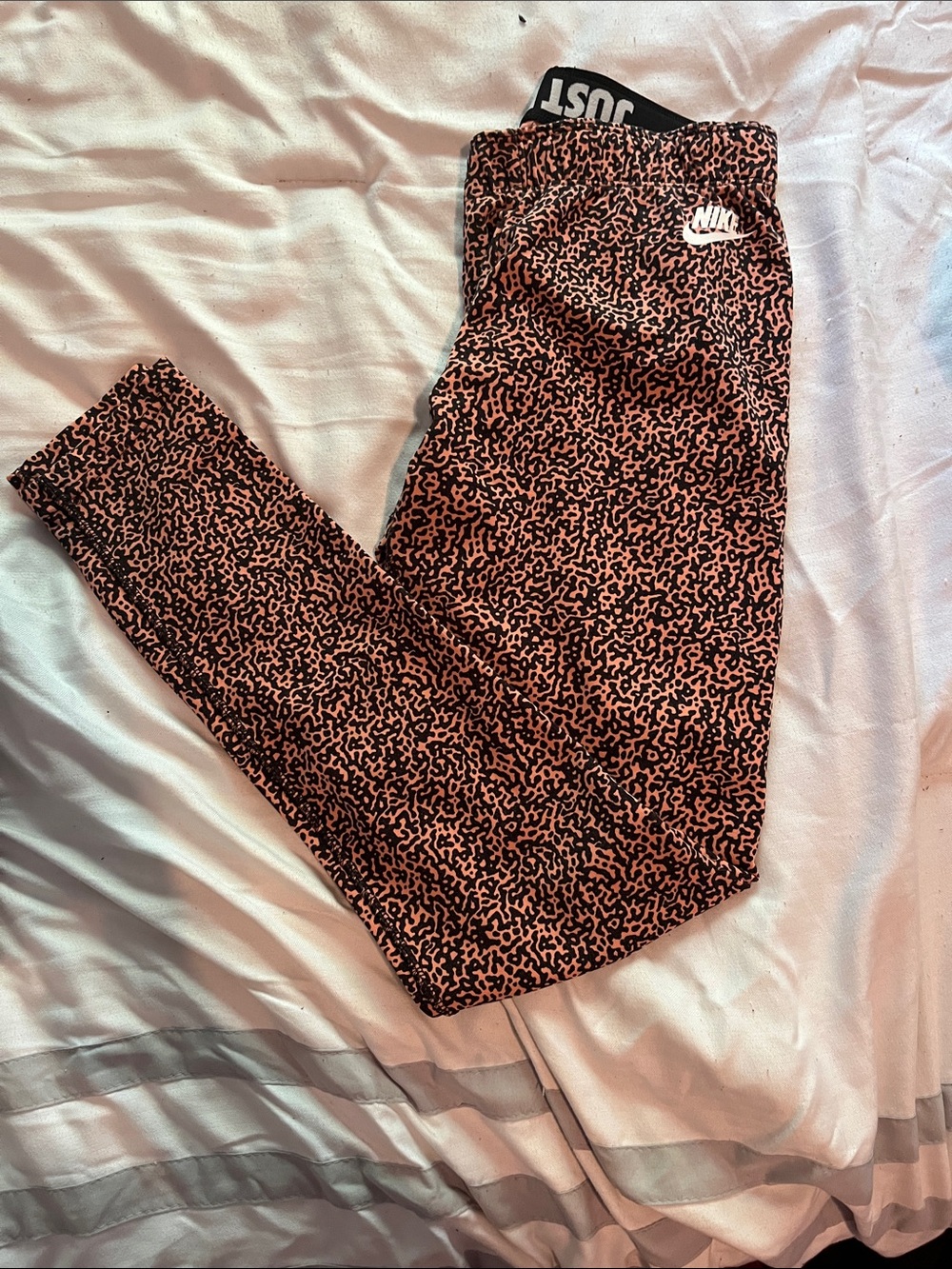 Nike Women’s Coral Pink Leopard-Print Leggings Sz S